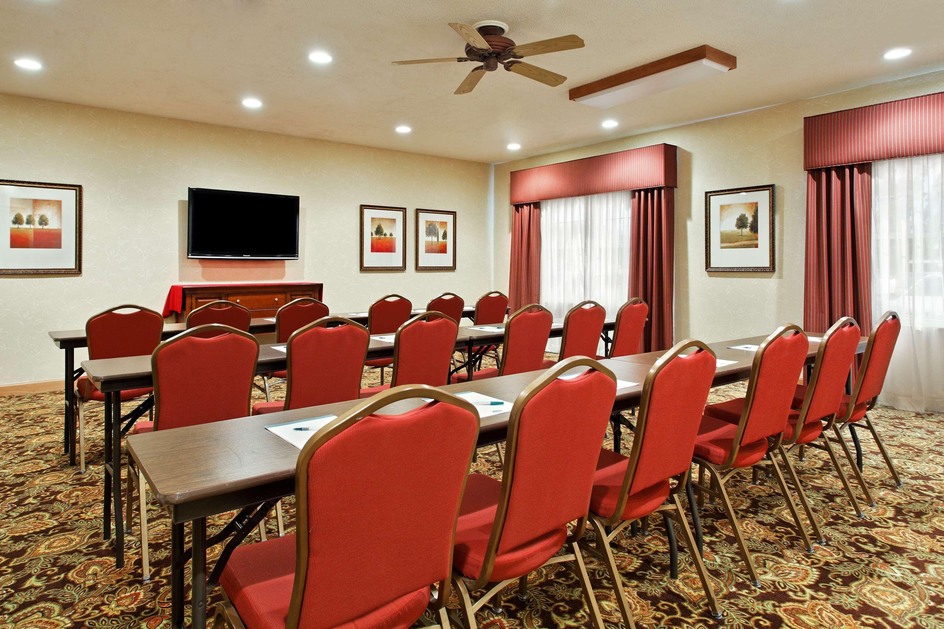 Country Inn & Suites By Radisson, Rock Falls, Il Business photo
